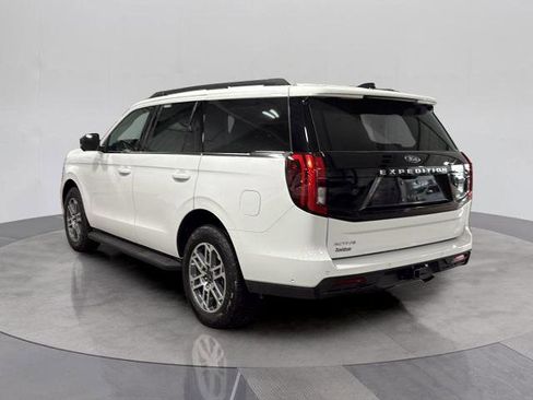Certified 2025 Ford Expedition Active AWD/4WD image 3