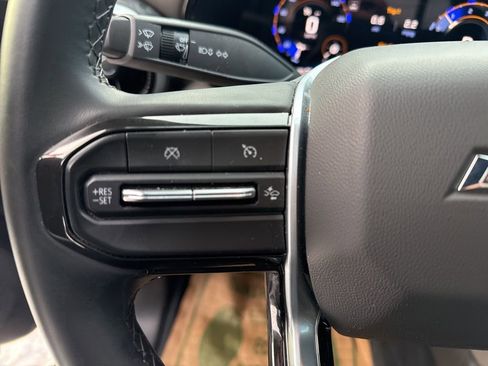 Used 2024 Chevrolet Colorado ZR2 w/ Technology Package image 25