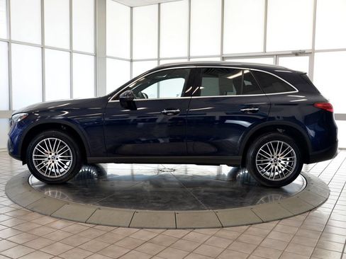 Used 2023 Mercedes-Benz GLC 300 4MATIC image 5
