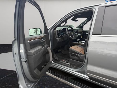 Used 2026 Chevrolet Silverado 1500 High Country w/ Technology Package AWD/4WD image 22