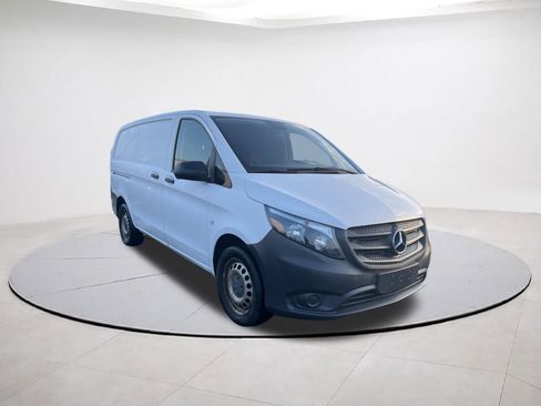 Used 2018 Mercedes-Benz Metris image 1