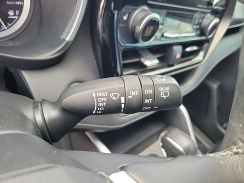 Used 2021 Toyota Highlander XLE FWD image 27