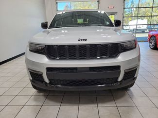 New 2025 Jeep Grand Cherokee L Limited w/ Black Appearance Package AWD/4WD video 3