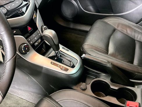 Used 2015 Chevrolet Cruze LT image 13