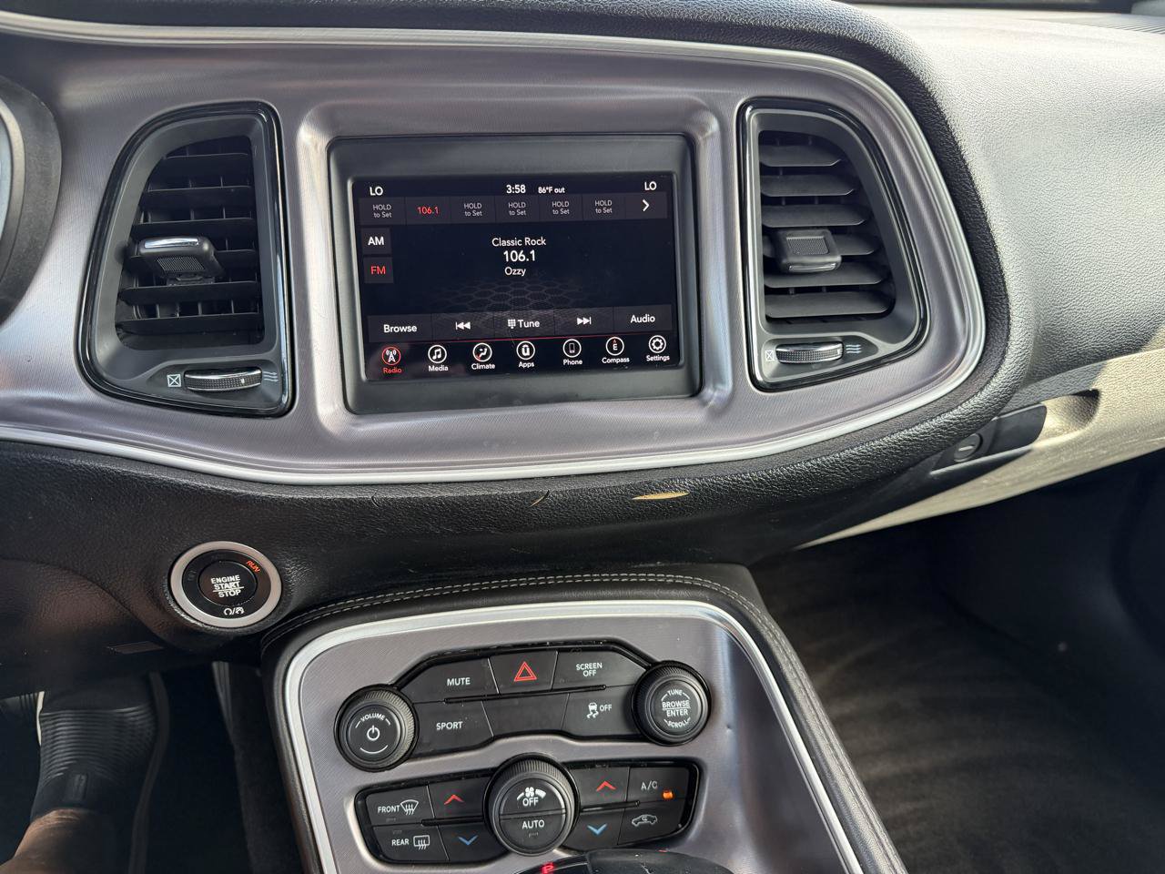 Used 2019 Dodge Challenger SXT RWD image 4