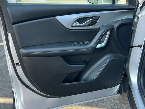 Used 2020 Chevrolet Blazer LT FWD image 13