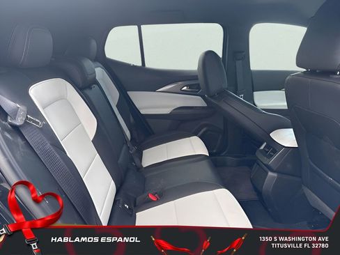 Used 2025 Chevrolet Equinox EV LT image 14