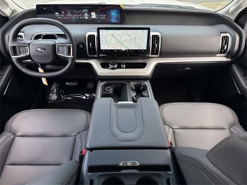 New 2025 Ford Expedition Active image 21