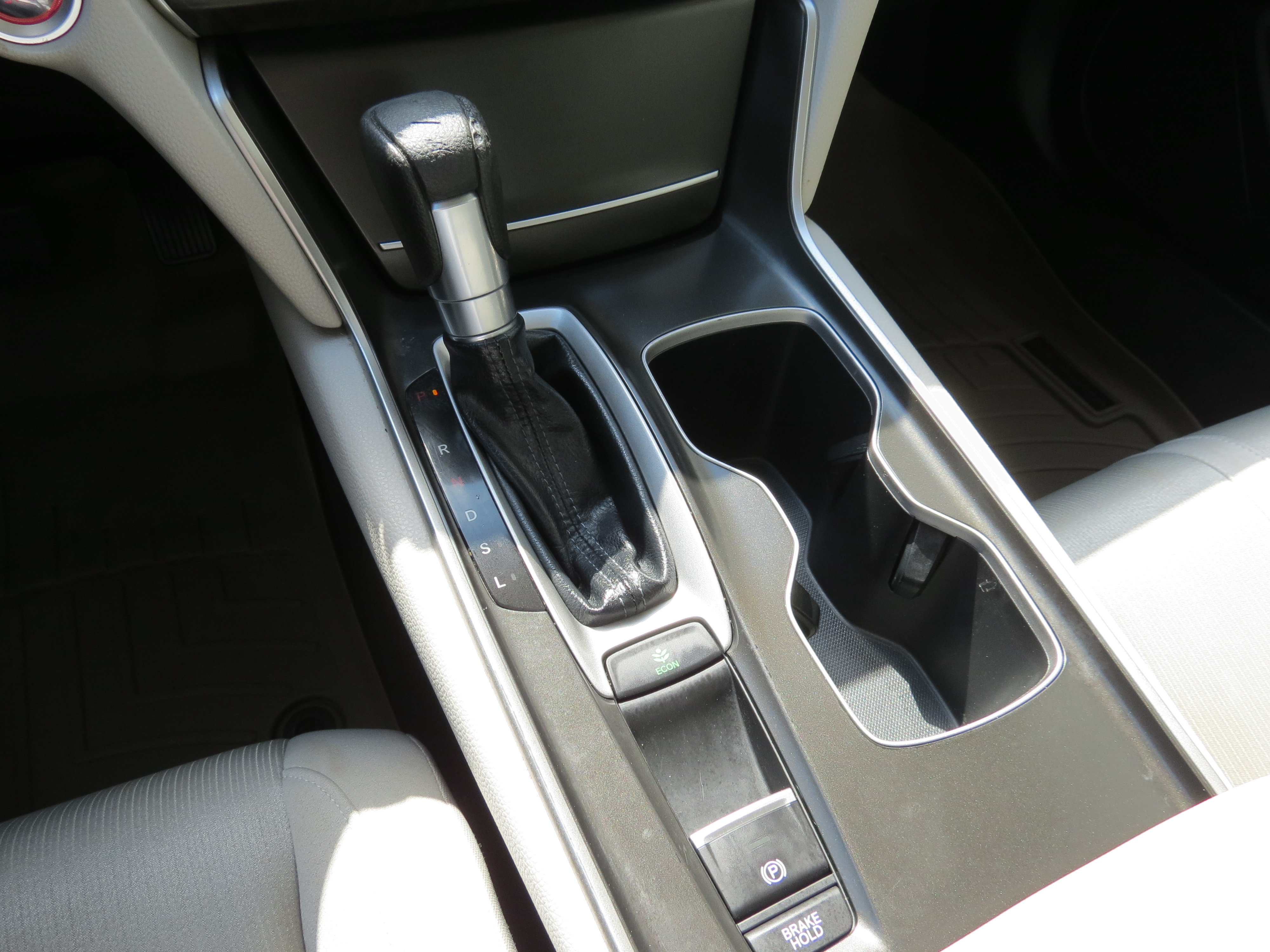 Used 2018 Honda Accord EX image 22