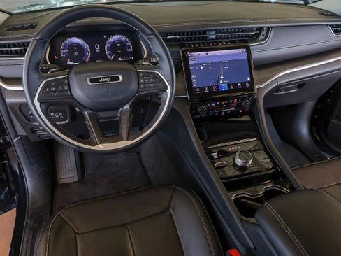 Used 2022 Jeep Grand Cherokee L Limited w/ Luxury Tech Group II image 28