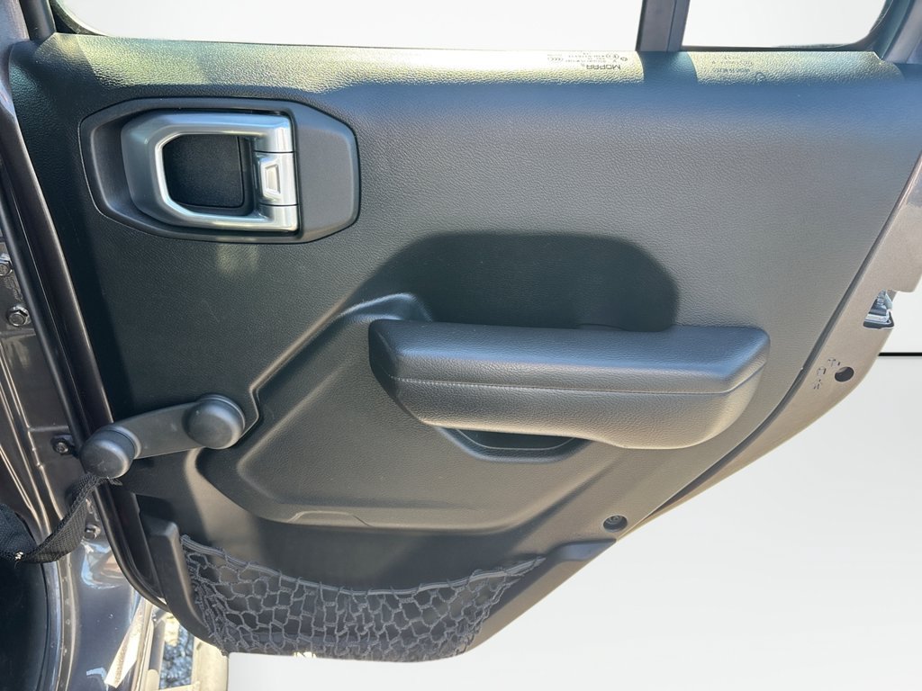 Used 2018 Jeep Wrangler Unlimited Sport AWD/4WD image 17