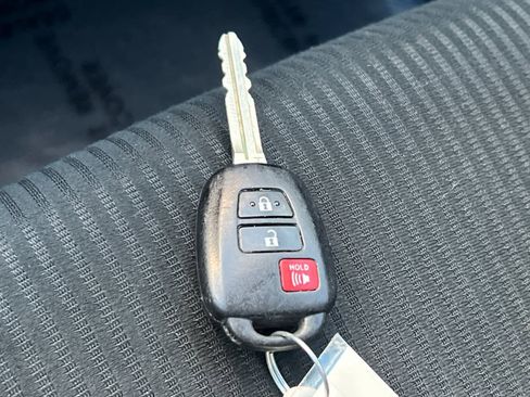 Used 2018 Toyota RAV4 LE image 26