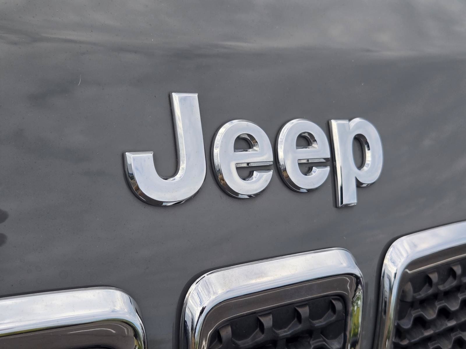 Used 2022 Jeep Cherokee Latitude Lux FWD image 6