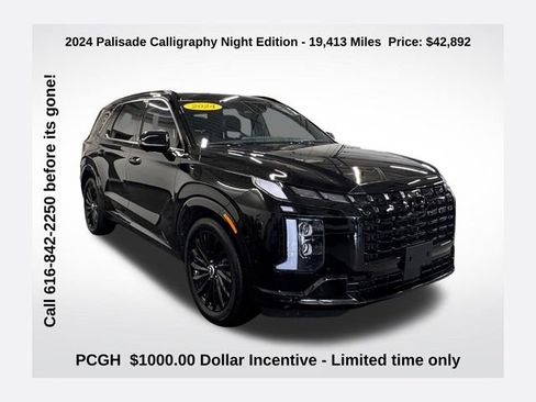 Used 2024 Hyundai Palisade Calligraphy image 1