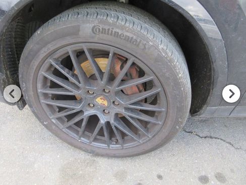 Used 2020 Porsche Cayenne AWD/4WD image 12