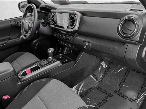 Certified 2023 Toyota Tacoma TRD Off-Road AWD/4WD image 19