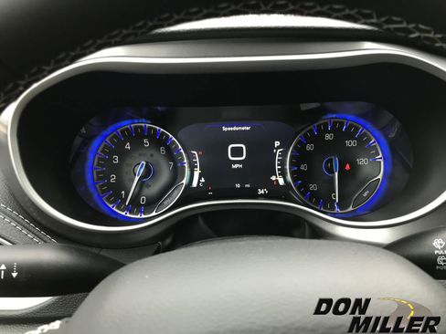 New 2026 Chrysler Pacifica Select w/ S Appearance Package image 18