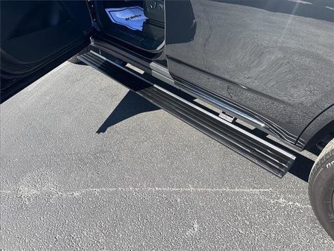 Used 2024 Cadillac Escalade V w/ LPO, ONYX Package image 14