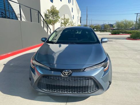 Used 2020 Toyota Corolla LE FWD image 11