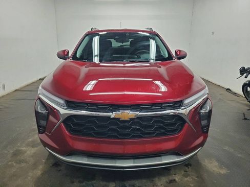 Used 2024 Chevrolet Trax LT FWD image 2