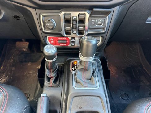 Used 2022 Jeep Gladiator Rubicon w/ Safety Group image 16