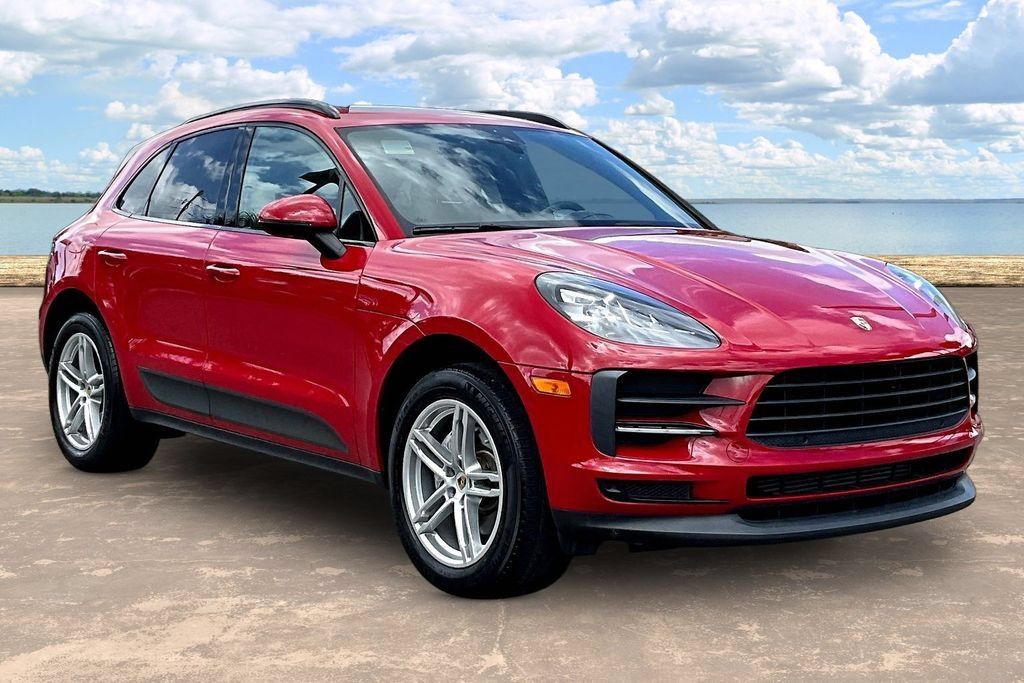 Used 2019 Porsche Macan w/ Premium Package Plus AWD/4WD image 3