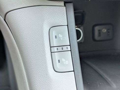 Used 2017 GMC Acadia SLT FWD image 25