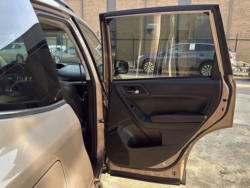 Used 2015 Subaru Forester 2.5i Limited AWD/4WD image 17