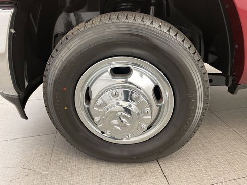 Used 2023 RAM 3500 Tradesman w/ Chrome Appearance Group image 8