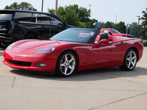Used 2007 Chevrolet Corvette Convertible w/ Performance Package RWD image 3