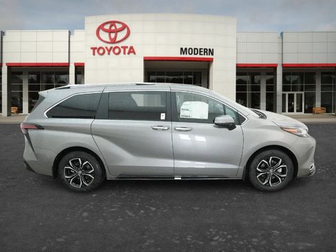 New 2026 Toyota Sienna Platinum AWD/4WD image 19