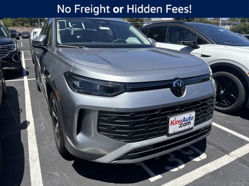 New 2026 Volkswagen Tiguan SE FWD image 1