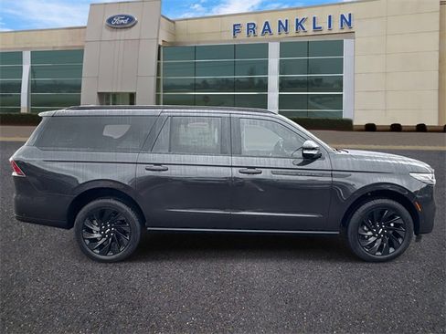 New 2025 Lincoln Navigator L Reserve w/ Jet Appearance Package image 8