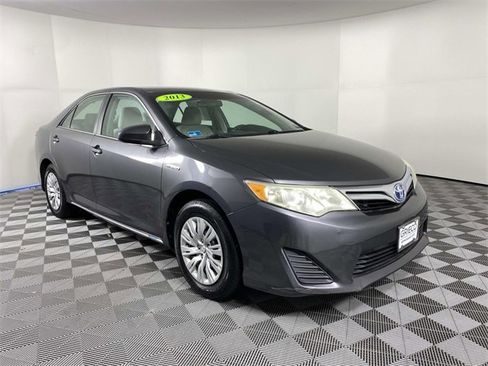 Used 2013 Toyota Camry LE image 1