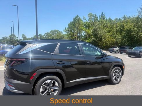 Certified 2025 Hyundai Tucson SEL AWD/4WD image 6