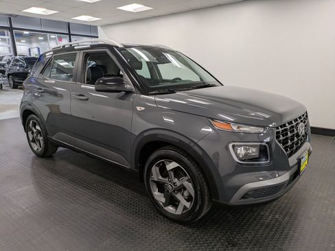 Certified 2024 Hyundai Venue Limited image 3