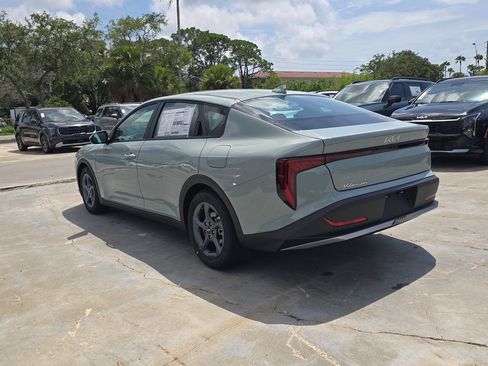 New 2026 Kia K4 FWD image 5