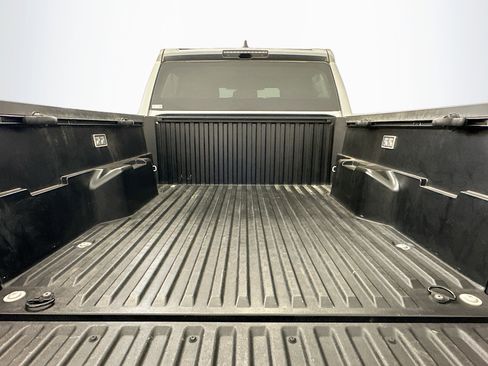 Used 2024 Toyota Tacoma TRD Off-Road image 30