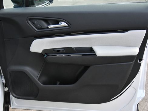 Used 2024 Honda Prologue EX image 44