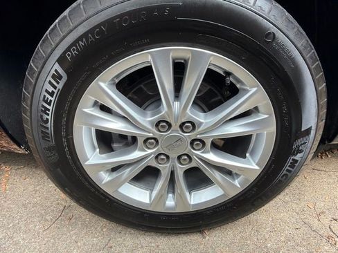 Used 2025 Cadillac XT6 Luxury AWD/4WD image 31