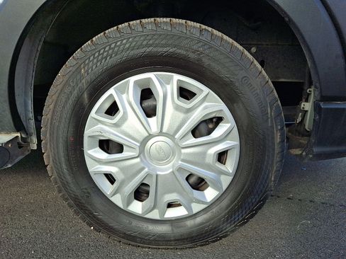 Used 2024 Ford Transit 250 Low Roof w/ Exterior Upgrade Package image 8