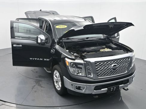 Used 2016 Nissan Titan SL image 40