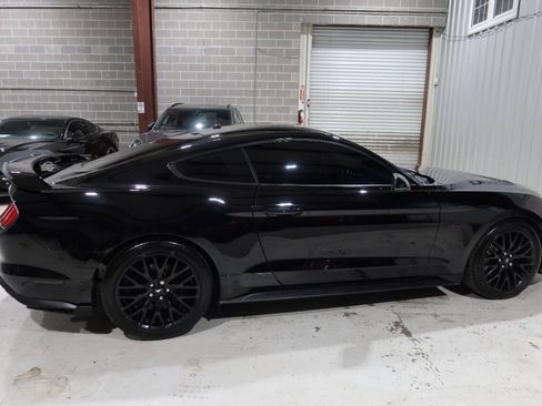 Used 2020 Ford Mustang GT Premium w/ GT Performance Package RWD image 6