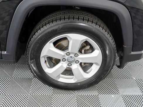 Used 2018 Jeep Compass Latitude w/ Popular Equipment Group FWD image 30