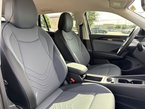 Certified 2026 Volkswagen Tiguan SE FWD image 44