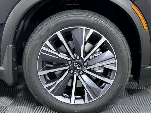 Certified 2026 INFINITI QX60 Luxe image 9