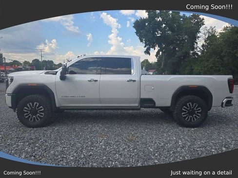 Used 2024 GMC Sierra 3500 Denali Ultimate AWD/4WD image 2