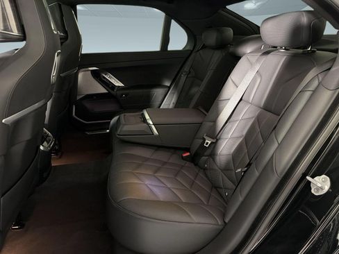 Used 2026 BMW 740i RWD image 19
