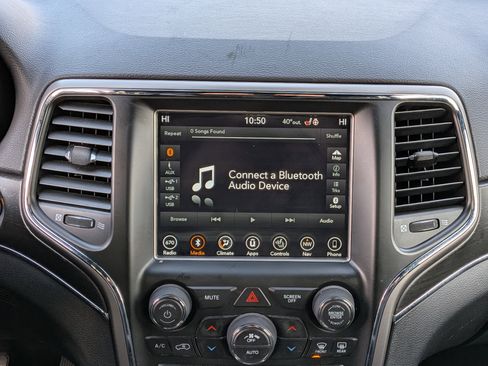 Used 2018 Jeep Grand Cherokee Limited image 27