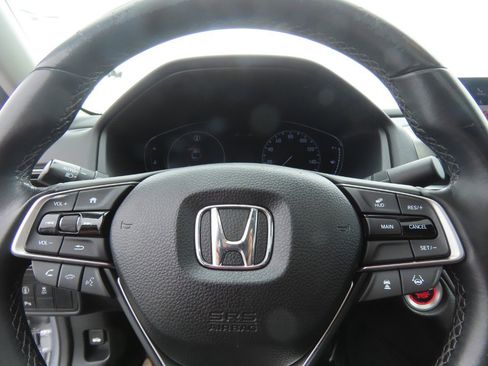 Used 2018 Honda Accord Touring image 27